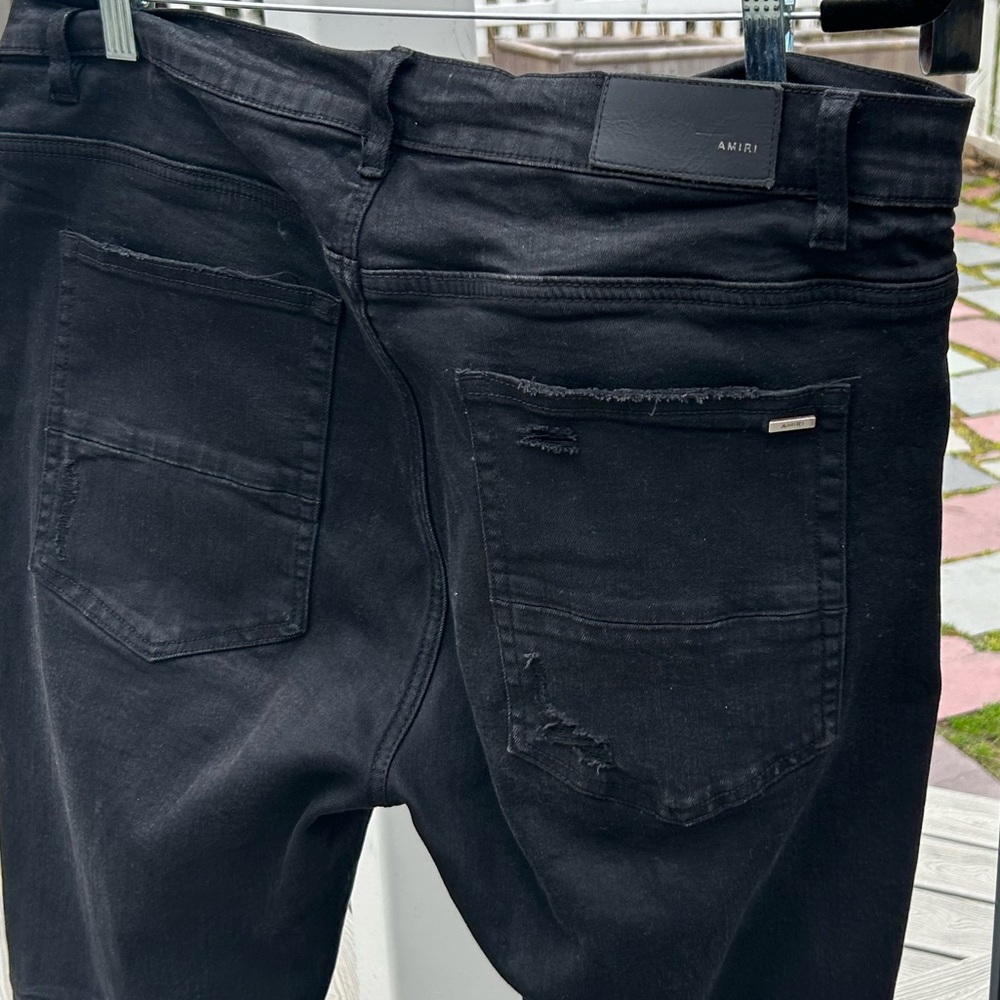 ๐ฆ Amiri Distressed Ripped Jeans - Picture 3 of 17